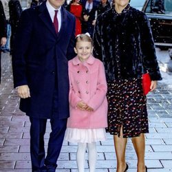 Victoria y Daniel de Suecia con su hija Estela de Suecia en el seminario por el 75 cumpleaños de Silvia de Suecia