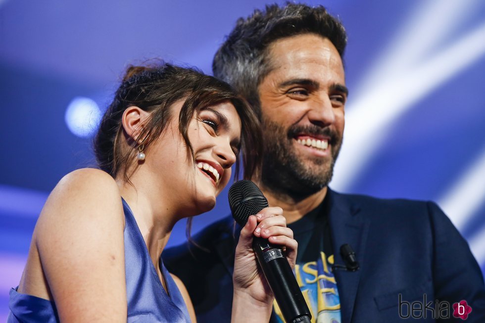 Amaia y Roberto Leal en la gala final de 'OT 2018'