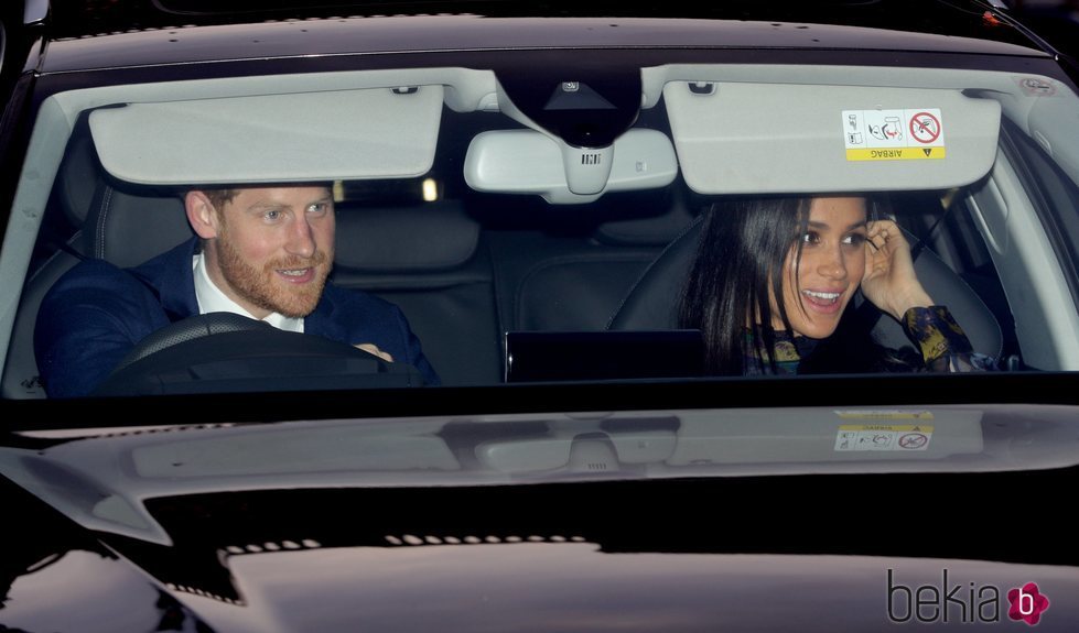 El Príncipe Harry y Meghan Markle en el almuerzo navideño en Buckingham Palace 2018