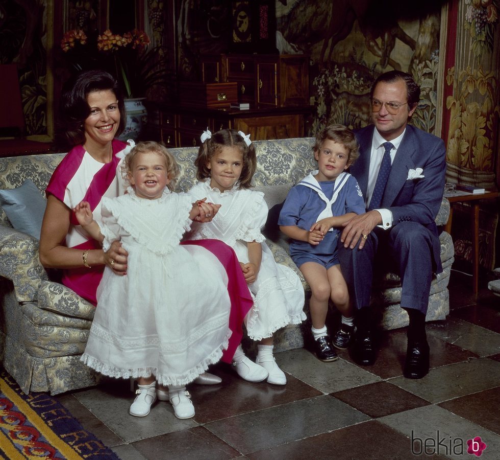 Los Reyes de Suecia junto a sus hijos Victoria, Carlos Felipe y Magdalena