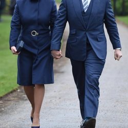 Zara Phillips y Mike Tindall llegando a la Misa de Navidad 2018