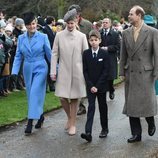 Los condes de Wessex y sus hijos llegando a la Misa de Navidad 2018