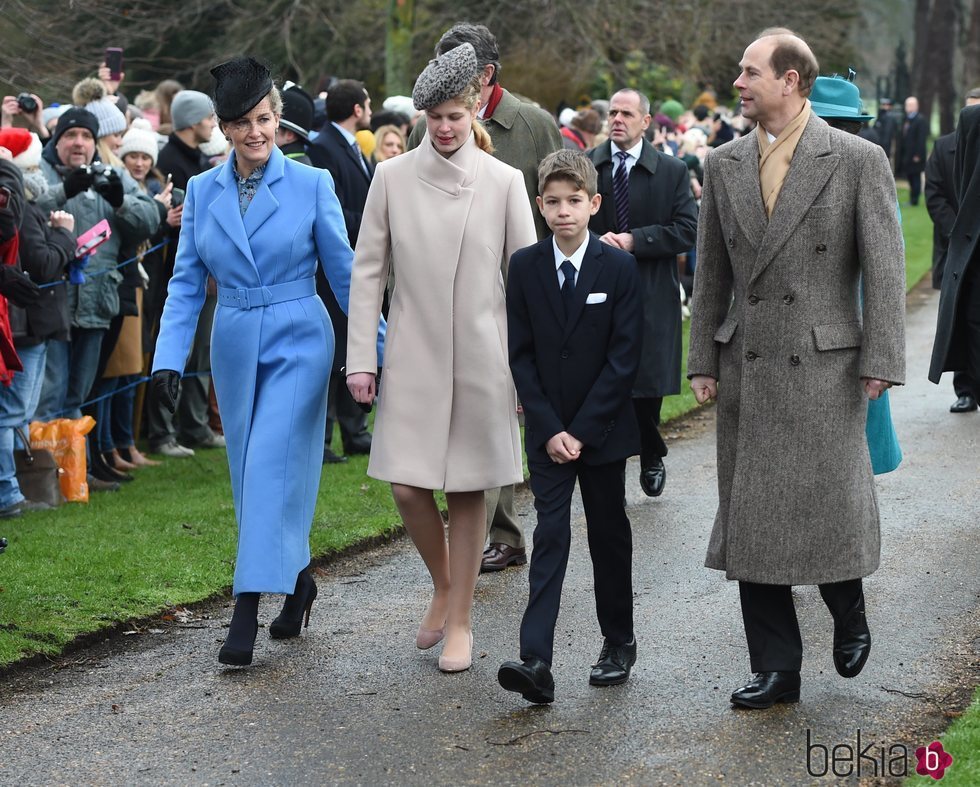 Los condes de Wessex y sus hijos llegando a la Misa de Navidad 2018