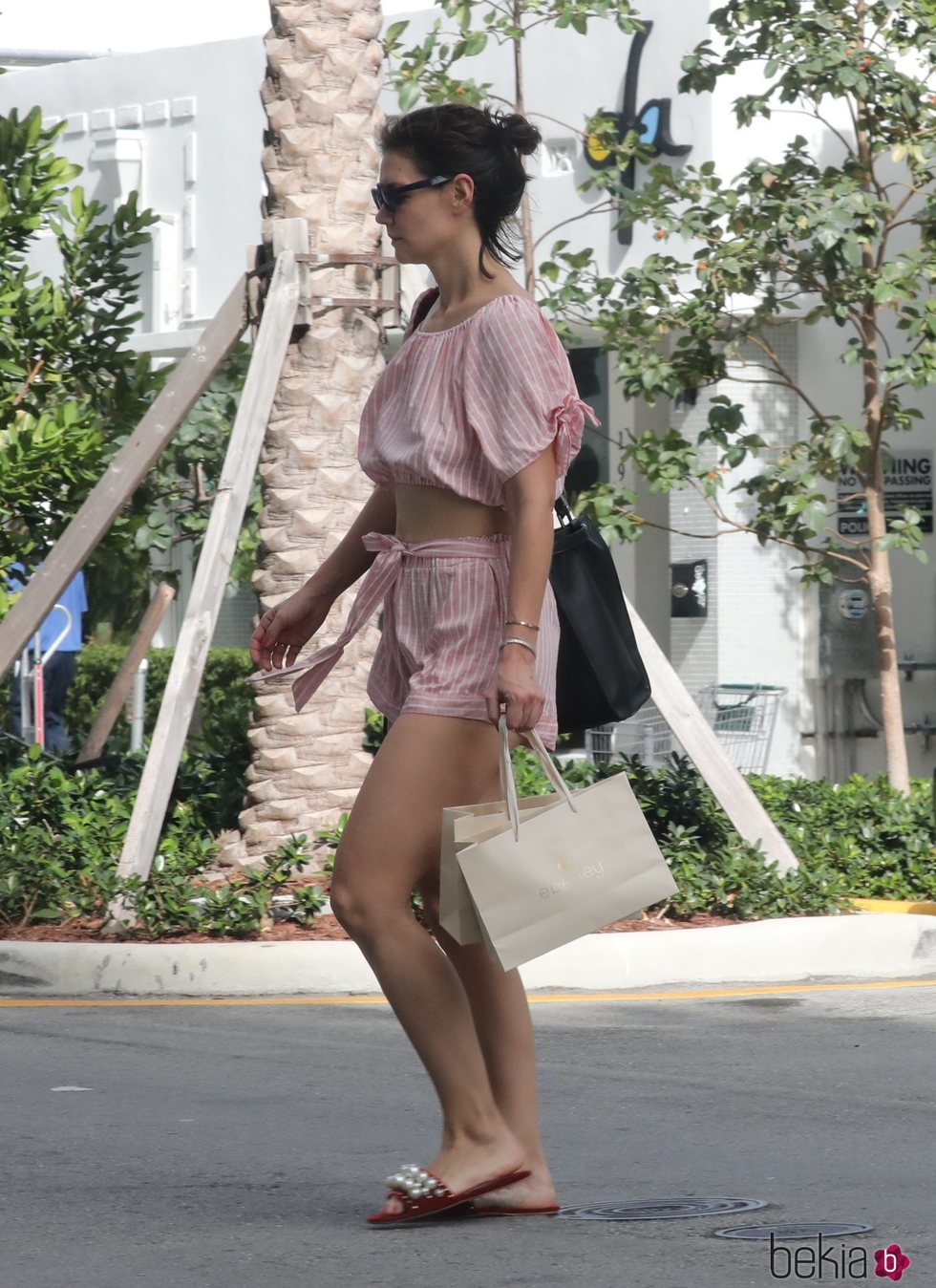 Katie Holmes de vacaciones en Miami