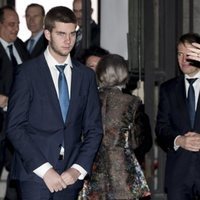 La Reina Sofía con Juan Urdangarin saliendo del Teatro Real