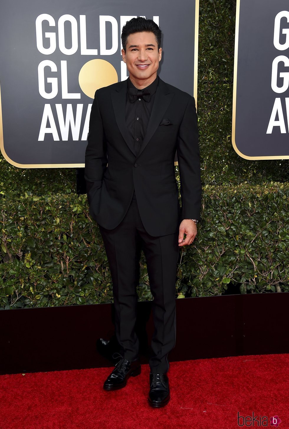 Mario Lopez en la alfombra roja de los Globos de Oro 2019