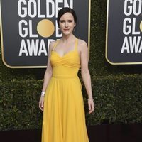 Rachel Brosnahan en la alfombra roja de los Globos de Oro 2019