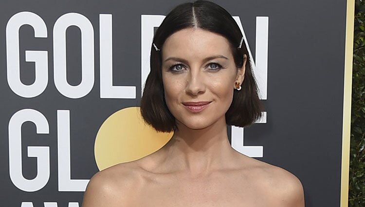 Caitriona Balfe en la alfombra roja de los Globos de Oro 2019