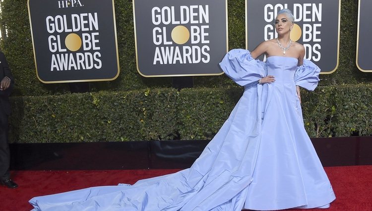 Lady Gaga en la alfombra roja de los Globos de Oro 2019