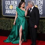 Catherine Zeta Jones y Michael Douglas en la alfombra roja de los Globos de Oro 2019