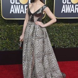 Anne Hathaway en la alfombra roja de los Globos de Oro 2019