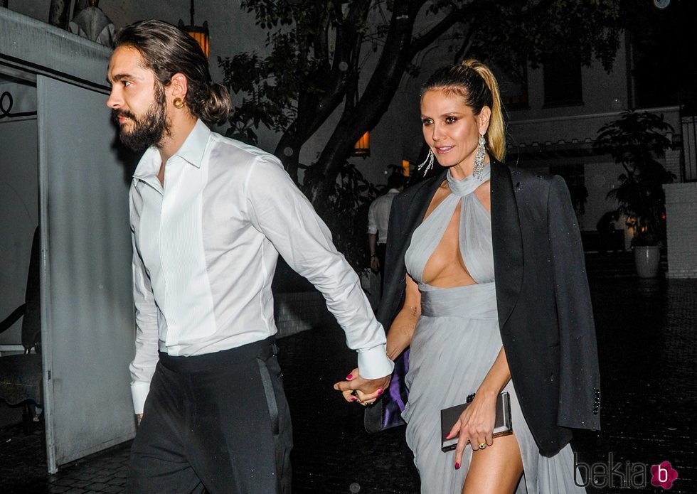 Heidi Klum y Tom Kaulitz saliendo de la fiesta de Warner Bros tras los Globos de Oro 2019