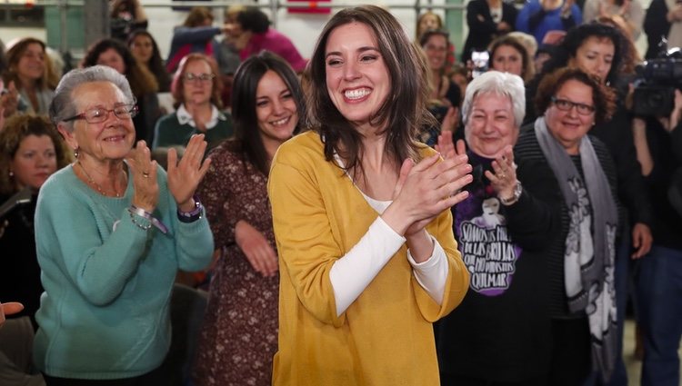 Irene Montero en su primer día de trabajo tras la baja por maternidad