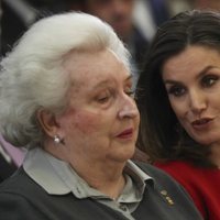 La Reina Letizia hablando con la Infanta Pilar en los Premios Nacionales del Deporte 2017