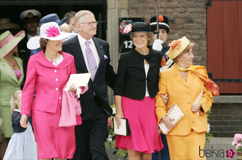 Las princesas Margarita, Irene y Cristina de Holanda en el bautizo de la Princesa Amalia