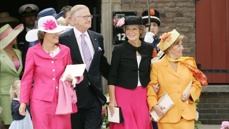 Las princesas Margarita, Irene y Cristina de Holanda en el bautizo de la Princesa Amalia