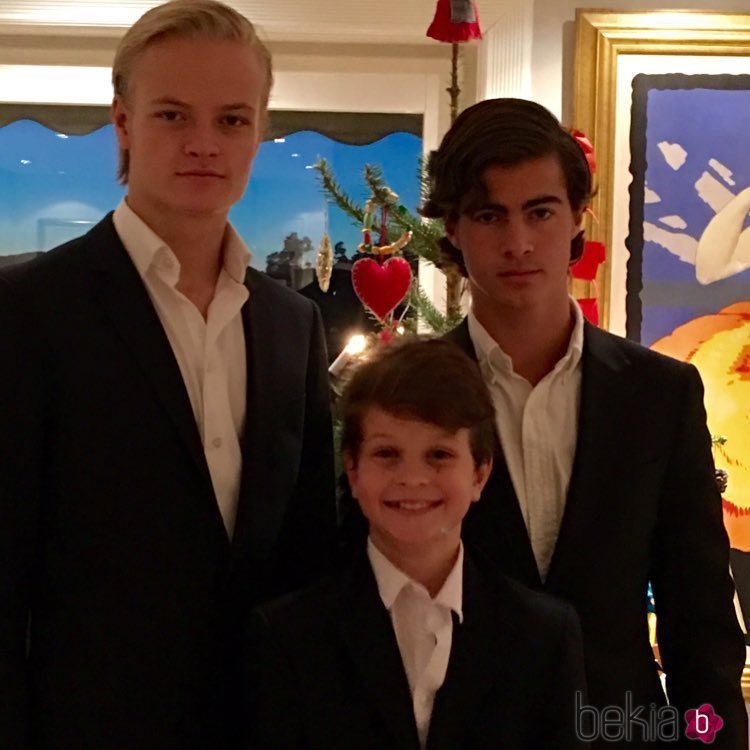 Marius Borg junto a sus hermanos Emanuel y Lucas