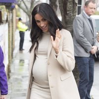 Meghan Markle visita un centro de acogida para animales