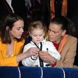 Pauline Ducruet y Estefanía de Mónaco muy cariñosas con la Princesa Gabriella