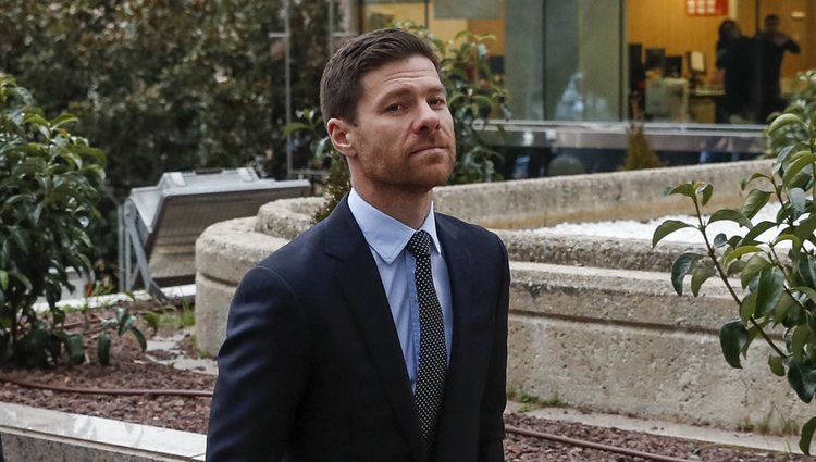 Xabi Alonso llegando a la Audiencia Provincial para ser juzgado por fraude fiscal