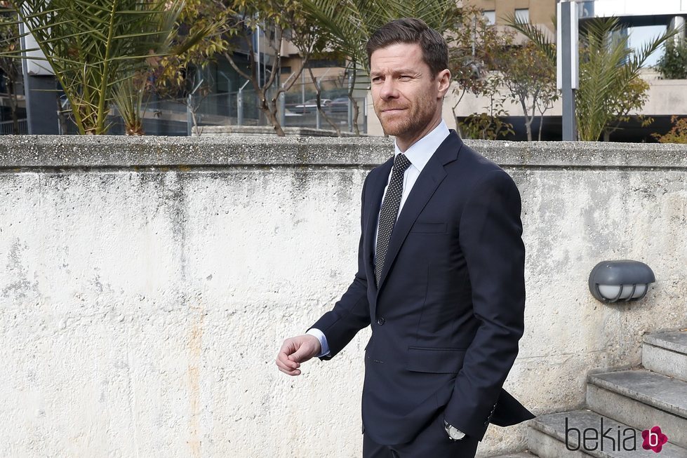 Xabi Alonso saliendo de la Audiencia Provincial tras suspenderse su juicio por fraude fiscal