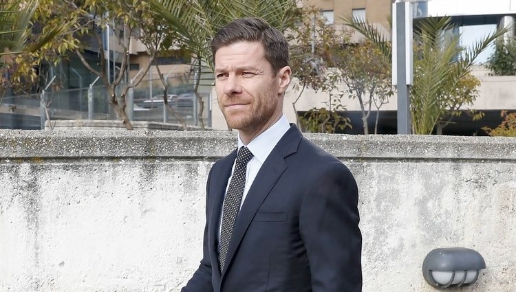 Xabi Alonso saliendo de la Audiencia Provincial tras suspenderse su juicio por fraude fiscal