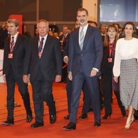 Los Reyes Felipe y Letizia con Ana Pastor en la inauguración de FITUR 2019