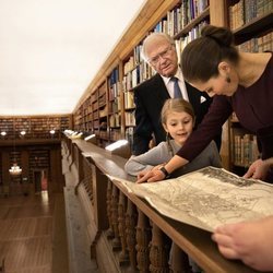 Carlos Gustavo, Victoria y Estela de Suecia en la Biblioteca Bernadotte