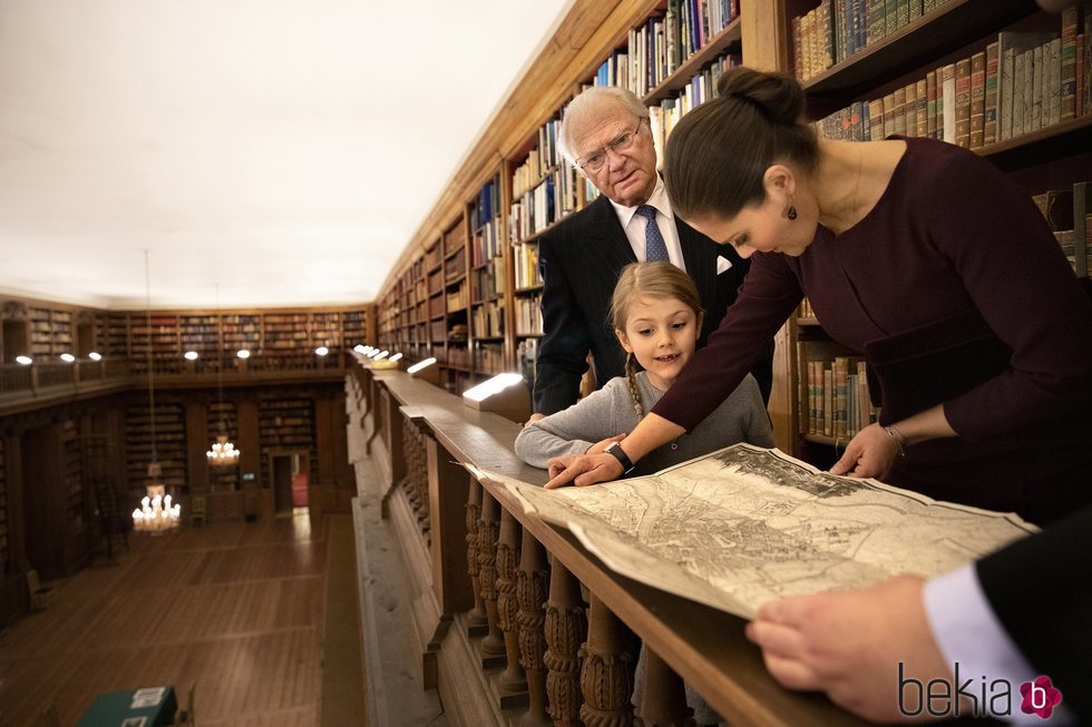 Carlos Gustavo, Victoria y Estela de Suecia en la Biblioteca Bernadotte