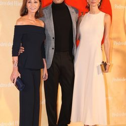 Isabel Preysler, Jon Kortajarena y Eugenia Silva en la Madrid Mercedes Fashion Week 2019