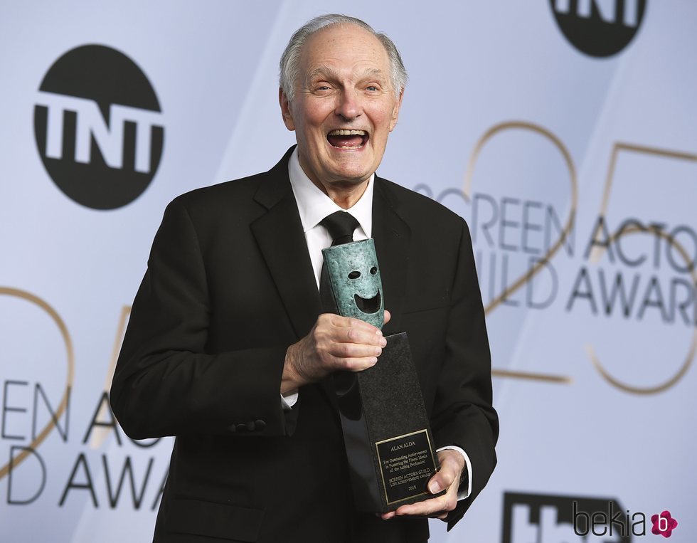 Alan Alda con su premio SAG 2019