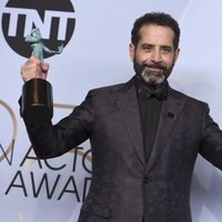 Tony Shalhoub con sus premio SAG 2019