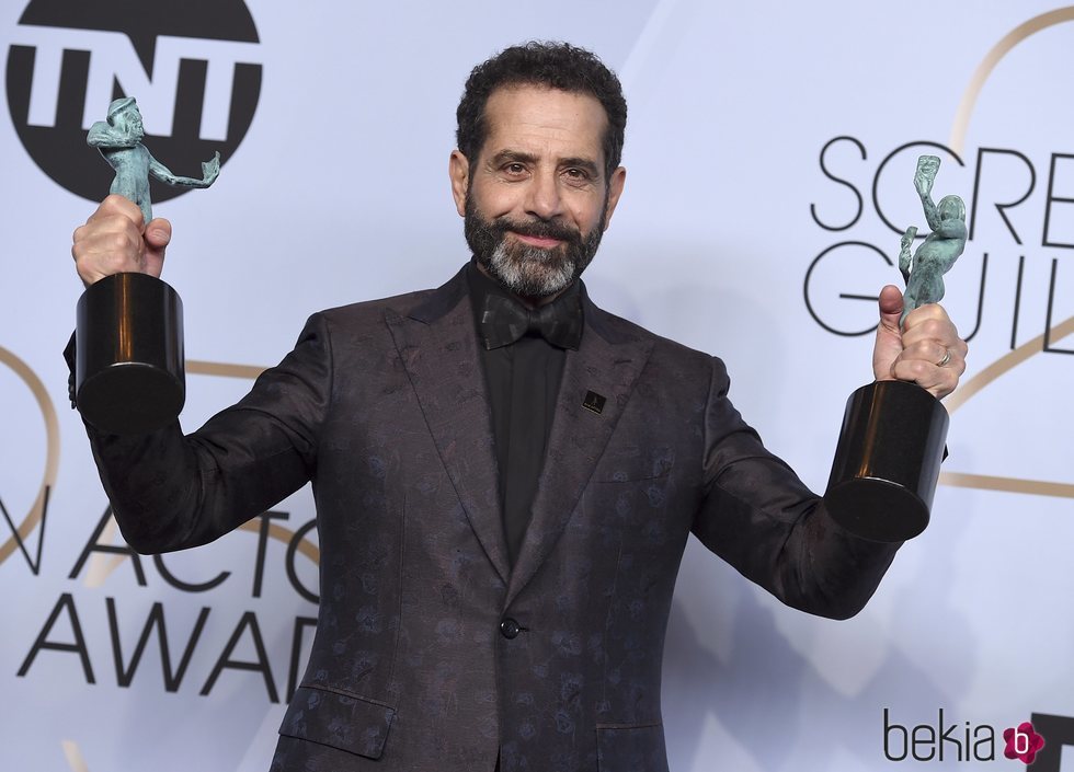 Tony Shalhoub con sus premio SAG 2019