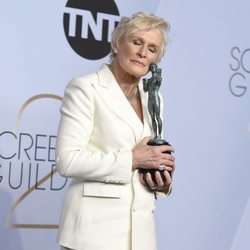 Glenn Close con su premio SAG 2019