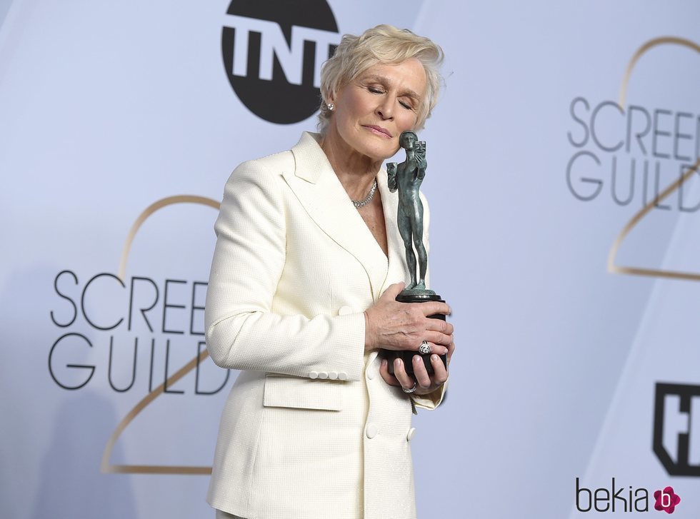 Glenn Close con su premio SAG 2019