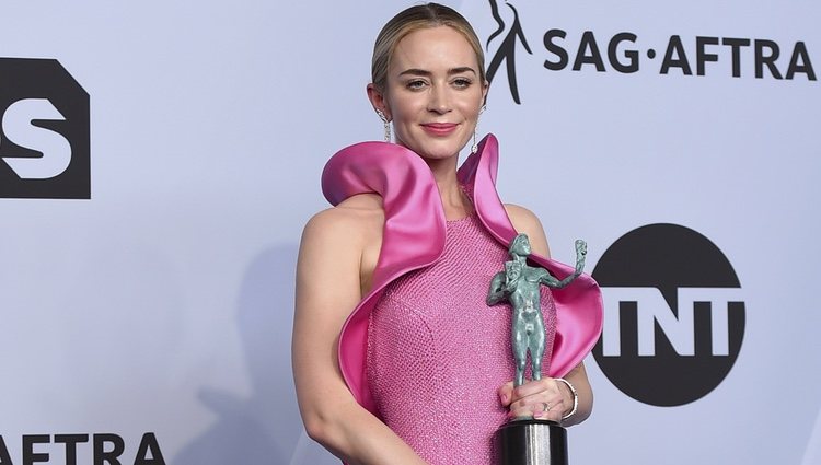 Emily Blunt con su premio SAG 2019