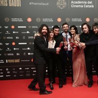 Elenco de 'Entre dos Aguas' en los Premios Gaudí 2019