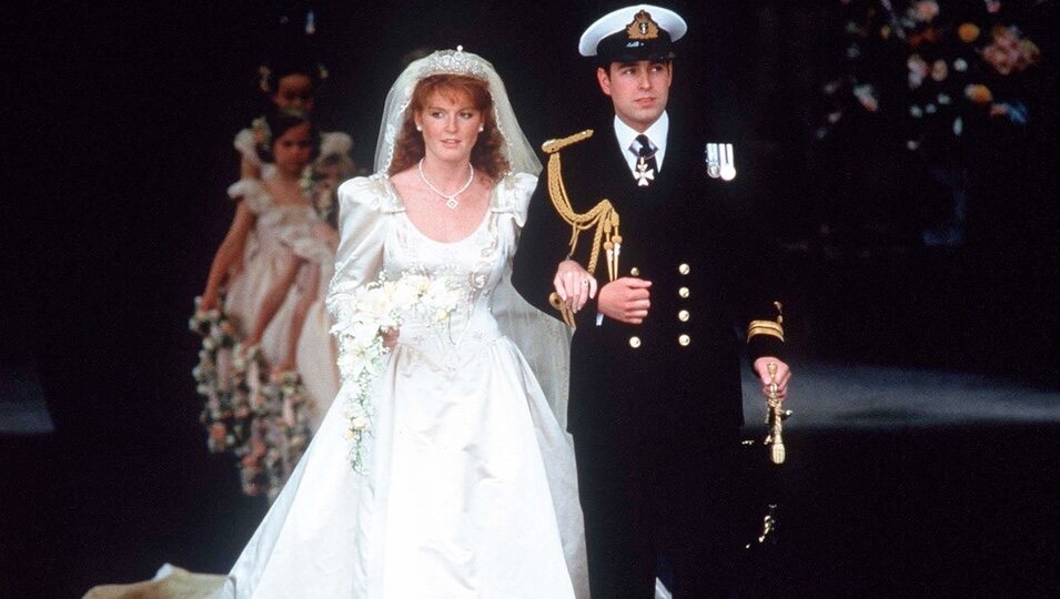 El Príncipe Andrés y Sarah Ferguson en su boda