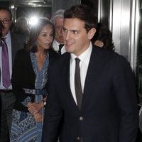 Isabel Preysler y Albert Rivera en la presentación de un libro