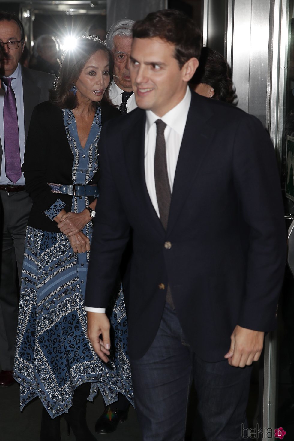 Isabel Preysler y Albert Rivera en la presentación de un libro