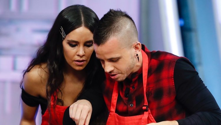 Cristina Pedroche y David Muñoz cocinando juntos en 'El Hormiguero'