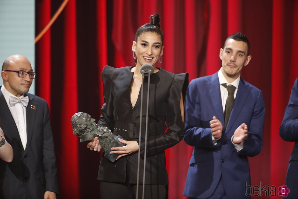 Carolina Yuste recogiendo su premio en los Goya 2019