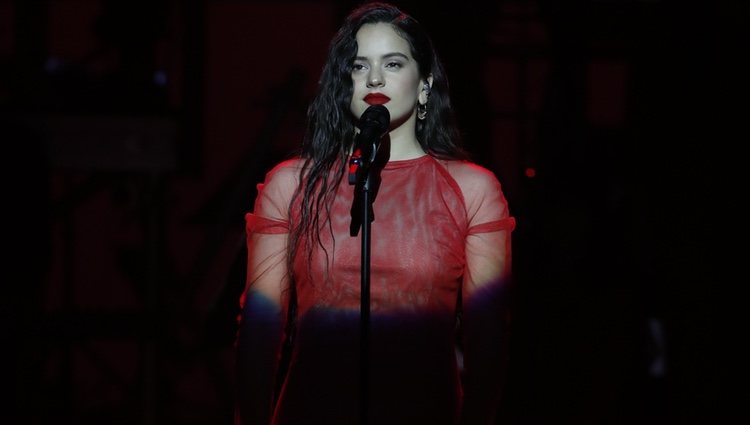 Rosalía actuando en la gala de los Premios Goya 2019