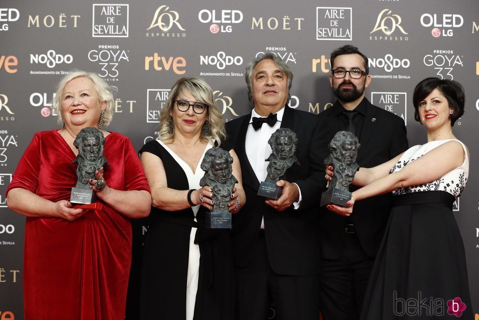 Yousaf Bokhari, Sylvie Imbert, Amparo Sanchez y Pablo Perona con sus estatuillas en los PRemios Goya 2019.