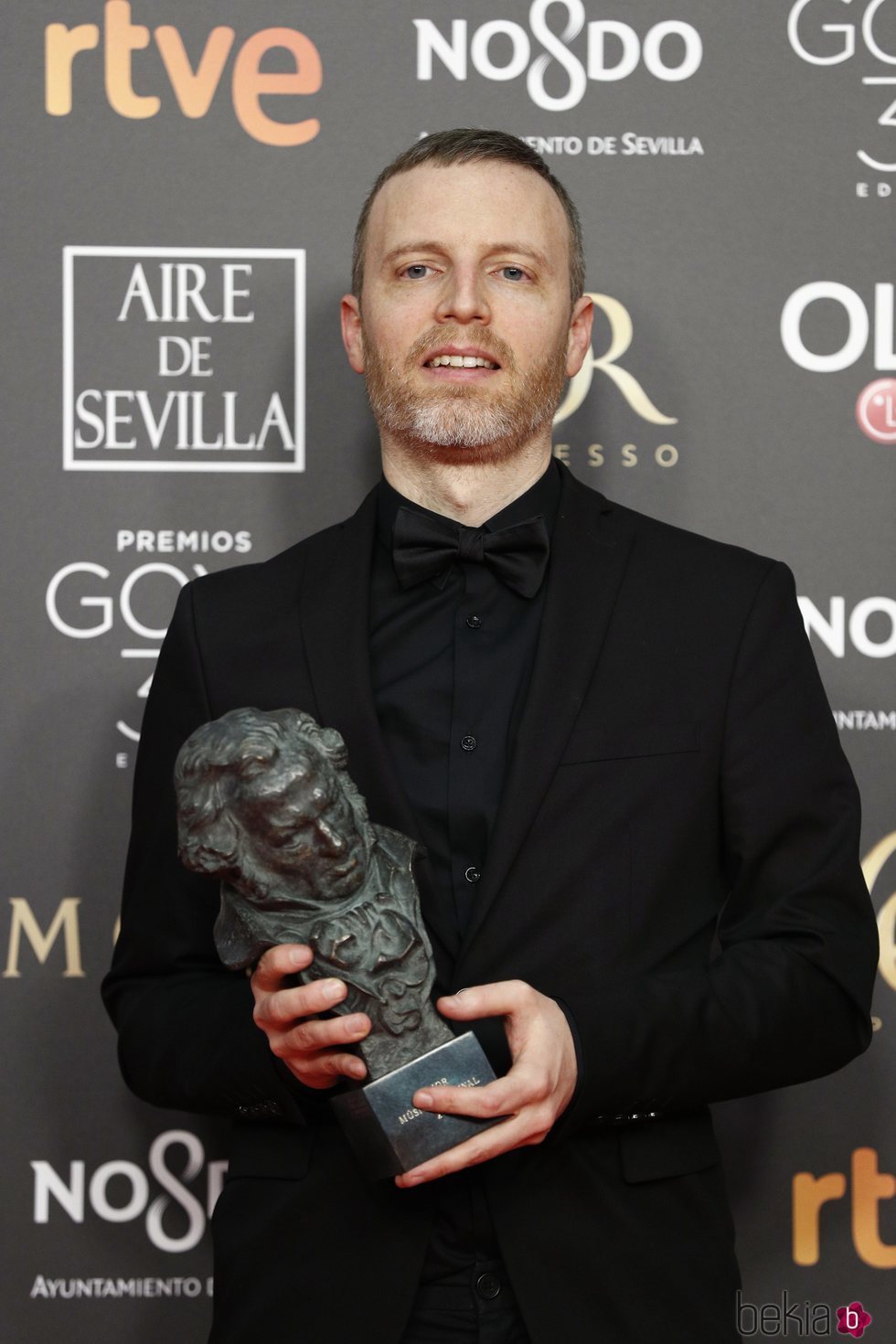 Olivier Arson con su estatuilla en los Premios Goya 2019