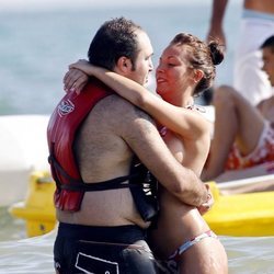 Kiko Rivera y Tamara García en la playa