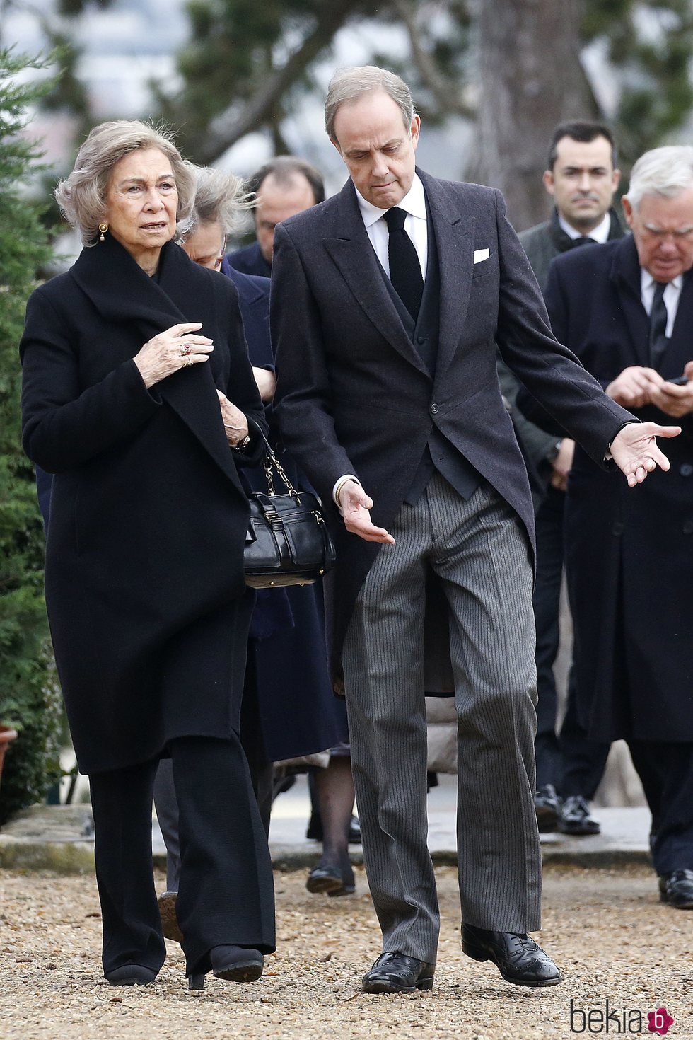 La Reina Sofía y Juan de Orleans en el funeral del Conde de París