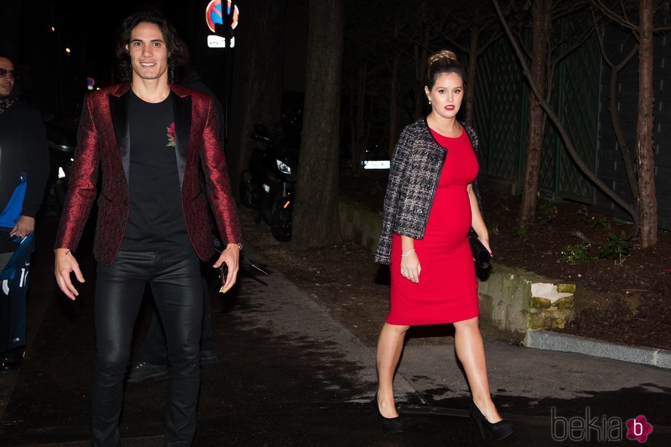 Edinson Cavani y Jocelyn Burgardt  en la fiesta de cumpleaños de Neymar