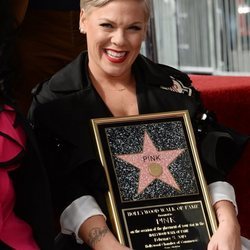 Pink recibe una estrella en el paseo de la fama de Hollywood