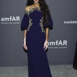 Winnie Harlow en la gala amFAR 2019